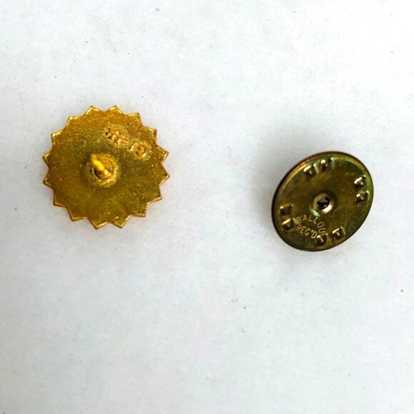 US Army Minute Man Lapel Button Vintage Pin Red Goldtone New - Picture 12 of 12